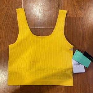 Ribbed workout / crop top